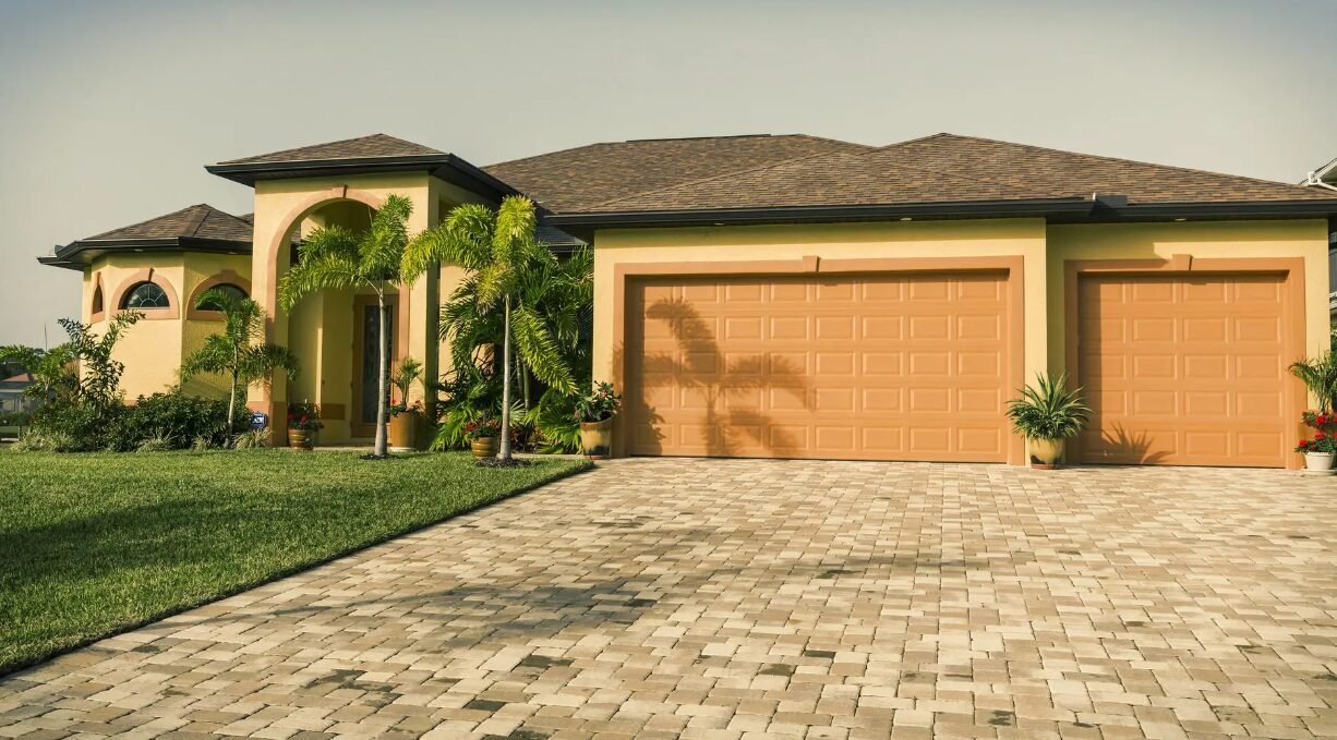 Certified Garage Door Repair Service in West Bradenton Florida